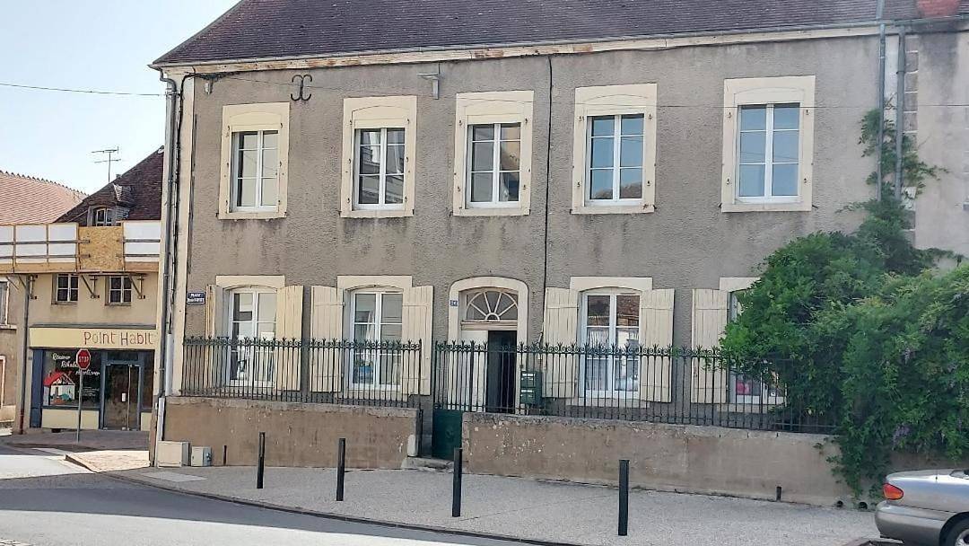 Appartement entier, Studio in Châteaumeillant, Saint-Amand-Montrond