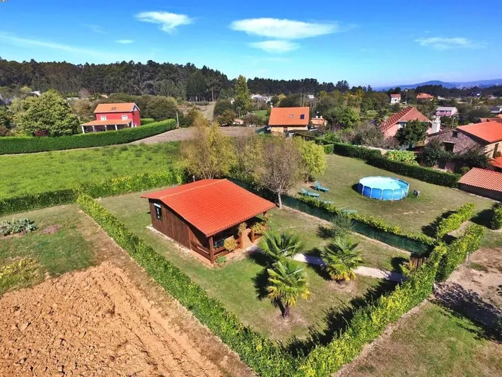 Casa de vacaciones para 3 personas, con jardín y piscina además de terraza y vistas - 1