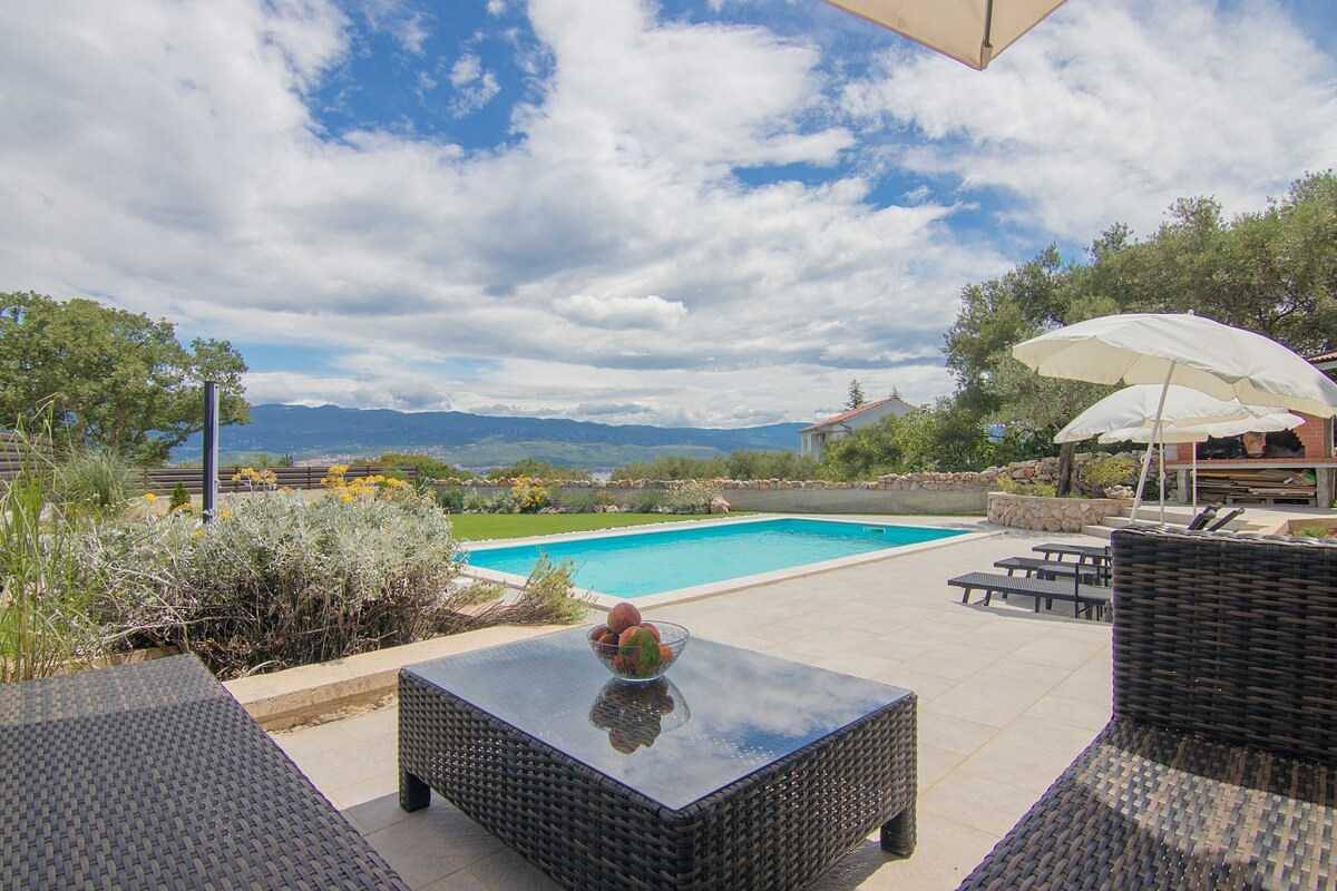 Maison Erika (41918-K1) in Poljé, Krk