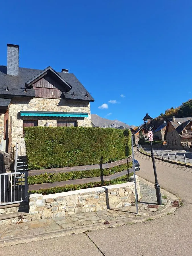 Casa rural para 9 personas, con vistas al lago además de vistas y jardín - 1