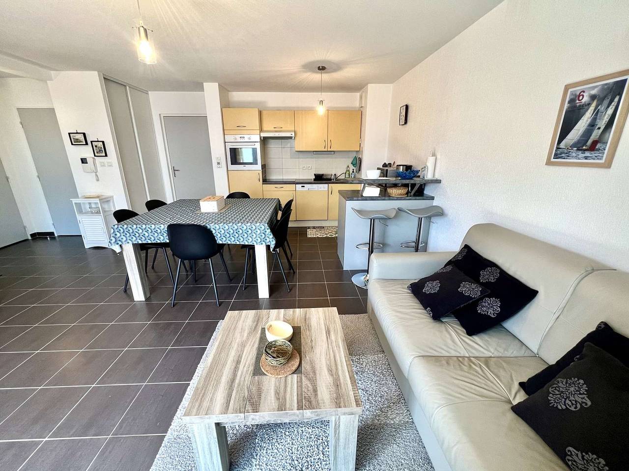 Ganze Wohnung, Étel: 2-Zimmer-Wohnung mit Südterrasse, Parkplatz & Kleiner Hund Willkommen in Étel, Côte des Mégalithes