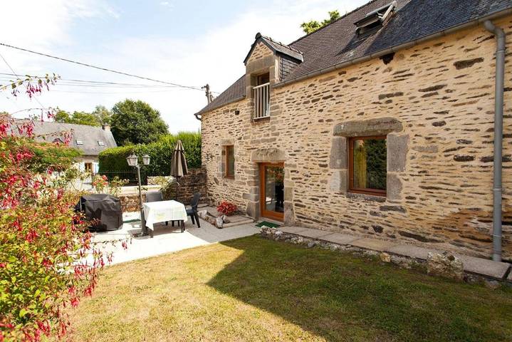 Location de vacances pour 4 personnes, avec vue ainsi que piscine et jardin à Guégon - 2