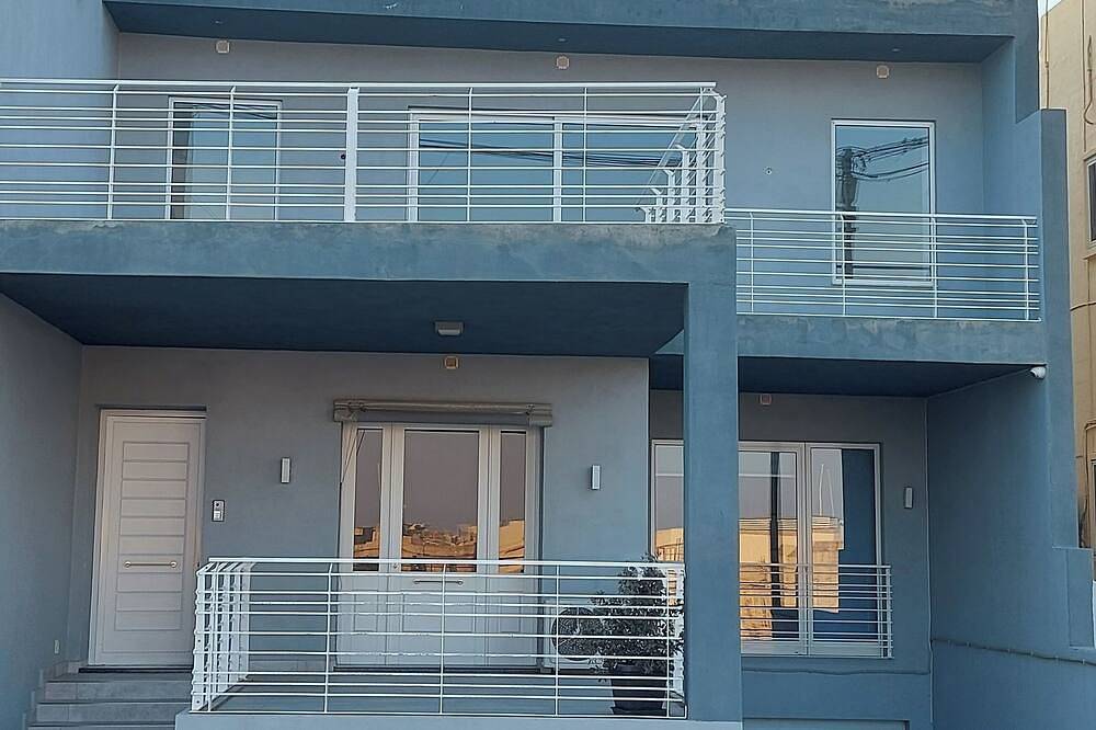 Ganze Wohnung, Ample and Modern Penthouse, 2nd floor, 3 bedroom with field view. in Kercem, Gozo