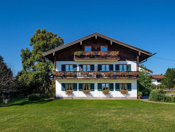 Ferienhaus für 3 Personen, mit Balkon und Terrasse sowie Garten und Ausblick am Tegernsee
