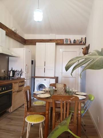 Gîte pour 8 personnes, avec vue et terrasse, animaux acceptés à Castries