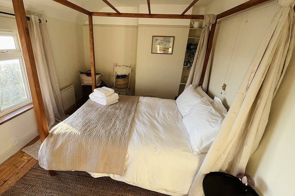 * Fisherman’s Cottage * with river views in Appledore, Devon