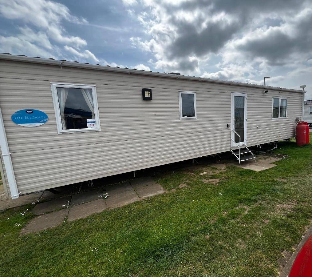 California cliffs caravan in California (Great Yarmouth), Great Yarmouth