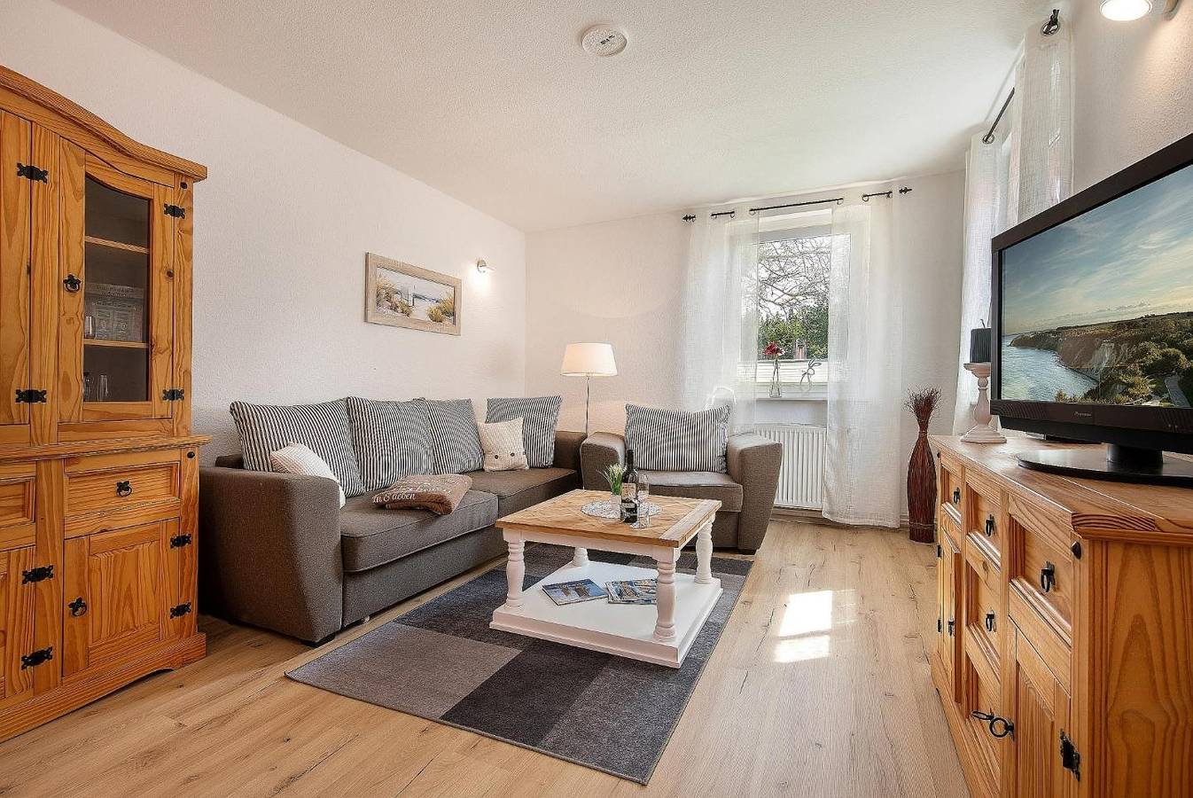Appartement entier, Ostseerauschen pur, denn diese Ferienwohnung liegt nur 30m vom Meer entfernt. in Ostseebad Zingst, Zingst