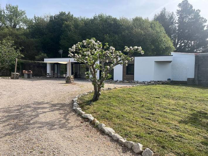 Location de vacances pour 4 personnes, avec jardin ainsi que vue et terrasse, animaux acceptés à Oleiros (Espanha)