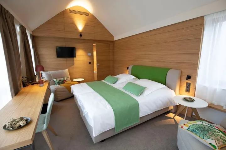 Hotel para 2 personas, con vistas y jardín - 1