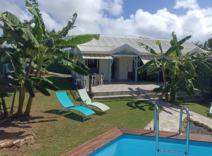 Gîte pour 6 personnes, avec terrasse ainsi que piscine et jardin à Saint-François - 2