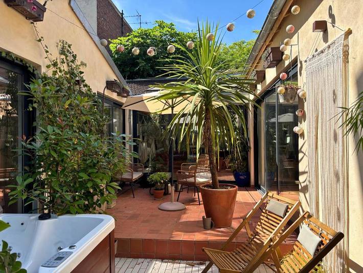 Villa pour 6 personnes, avec jardin et jacuzzi