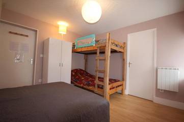 Gîte pour 6 personnes, avec terrasse et jardin à Anost