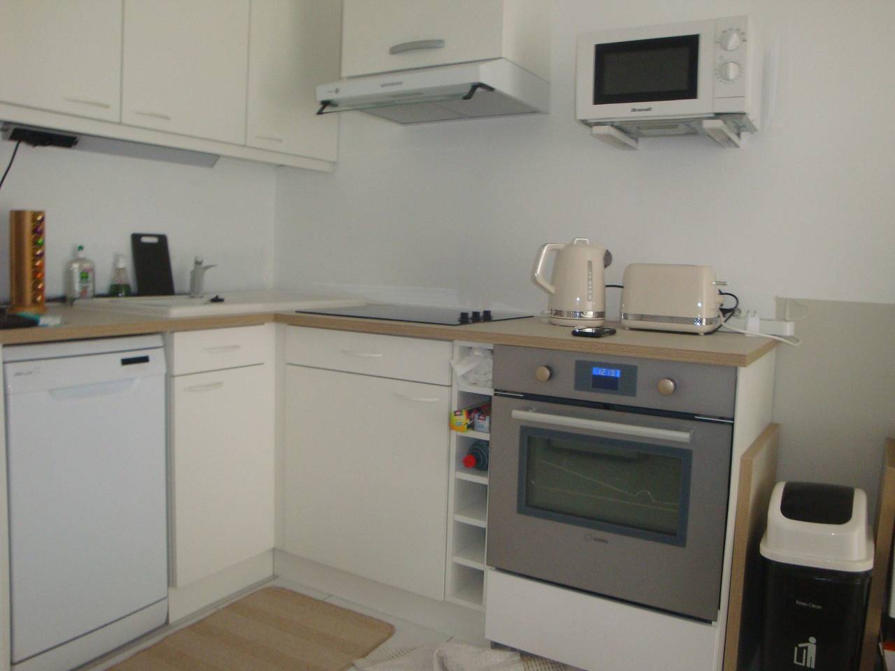 Ganzes Studio, Studio-Apartment 'Bord De Mer' mit Gemeinschaftspool, privatem Garten und Klimaanlage in Sausset-les-Pins, Istres und Umgebung