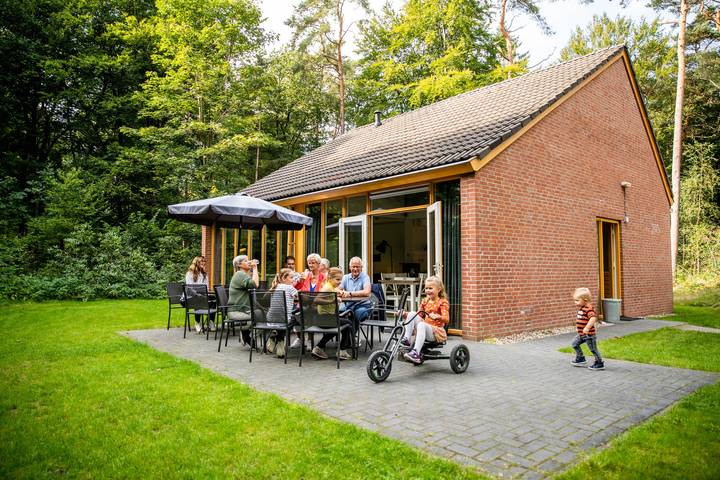 Vakantiehuis voor 12 personen, met sauna en terras, met huisdier in Norg