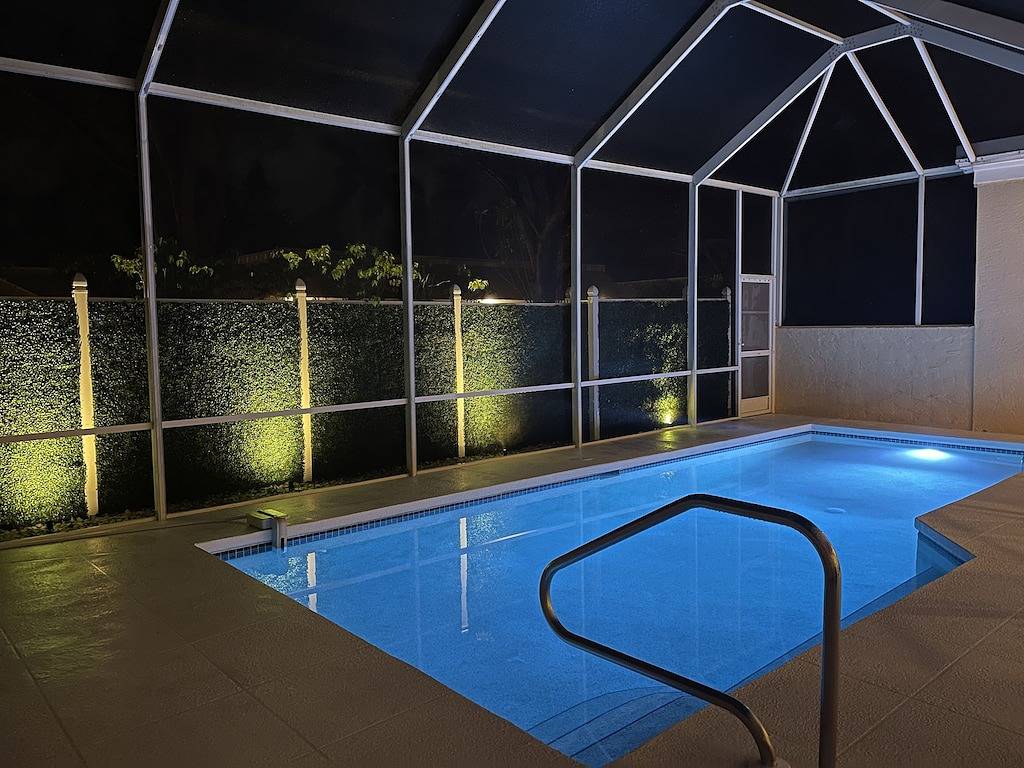 Walk to the Beach! Private Villa with Pool & Lanai – Perfect Naples Getaway in Naples (Florida), Southwest Florida