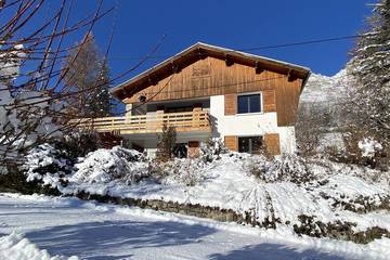 Gîte pour 10 personnes, avec balcon et jardin à Colmars