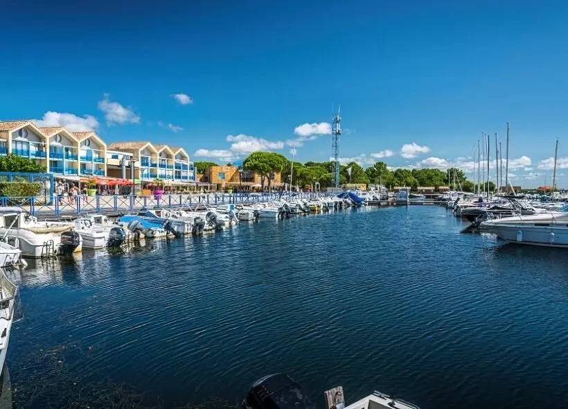 Mobil Home 3 Pièces 4/6 Personnes + Tv in Hourtin, Parc naturel régional du Médoc
