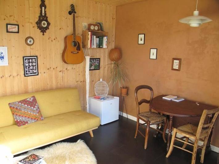 Chambre d’hôte pour 3 personnes, avec Balcon et Terrasse ainsi que Jardin et Vue