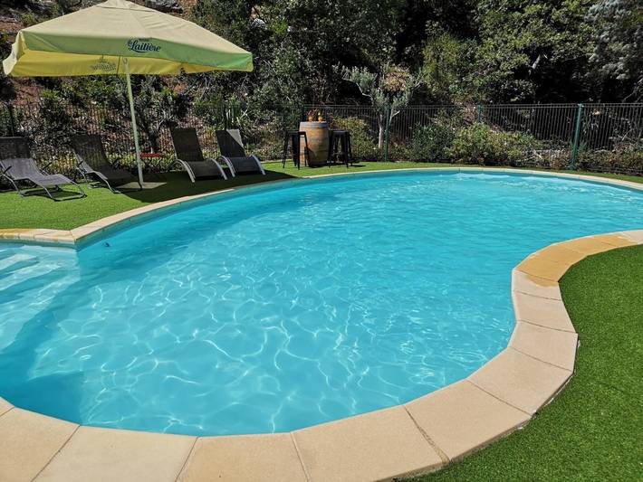 Gîte pour 4 personnes, avec vue ainsi que piscine et jardin à Tourves - 3