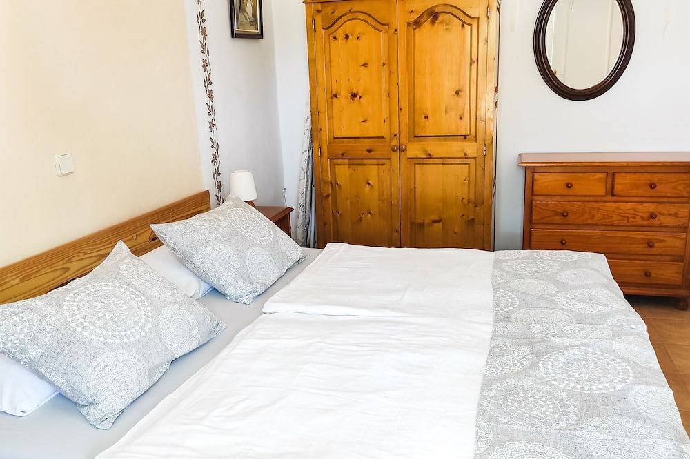 Relaxing atmosphere in a Finca full of lemon and orange trees in Montuïri, Majorca Center