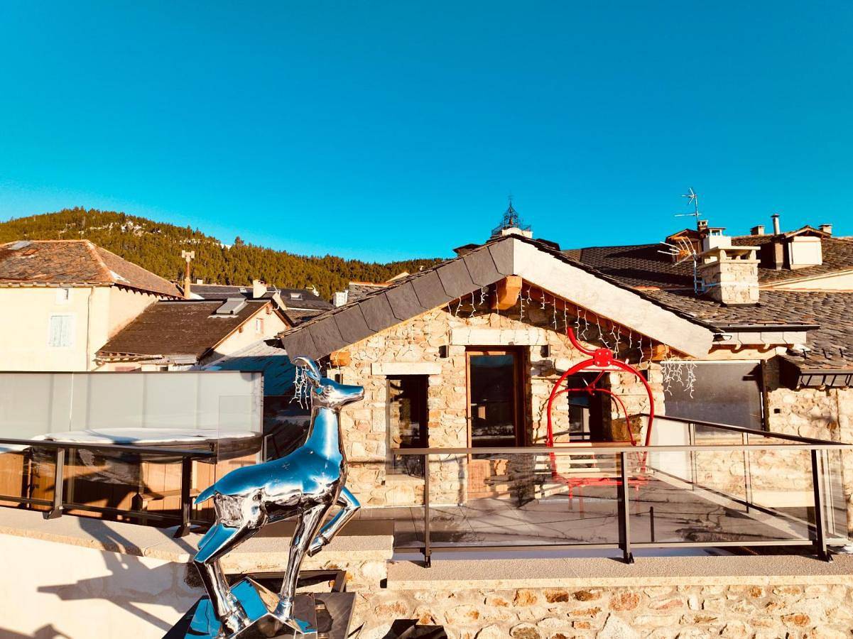 Le Refuge Cal Chalon , chalet de luxe au cœur du village in Les Angles, Parc naturel régional des Pyrénées catalanes