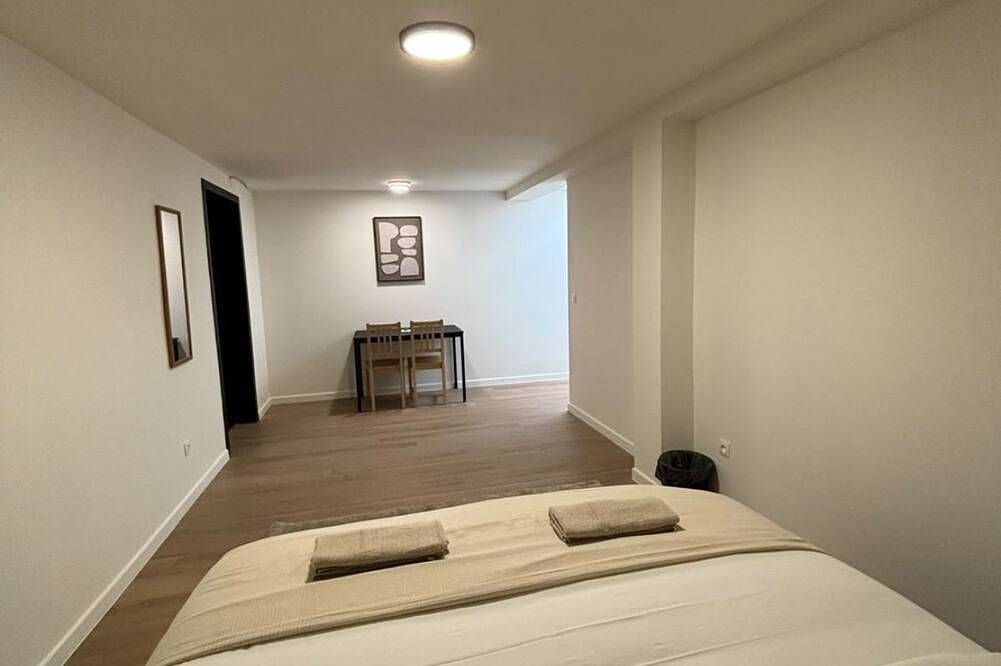 Ganze Wohnung, Comfortable Stay Near City Center | Wi-Fi Included in Gent, Ostflandern