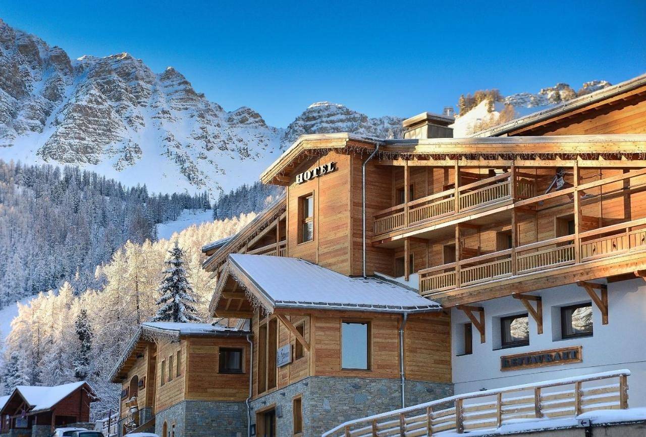 Hotel & Restaurant Les Escondus in Vars, Région de Briançon