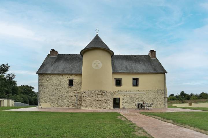 Gîte pour 8 personnes, avec terrasse et jardin à Saint-Onen-la-Chapelle