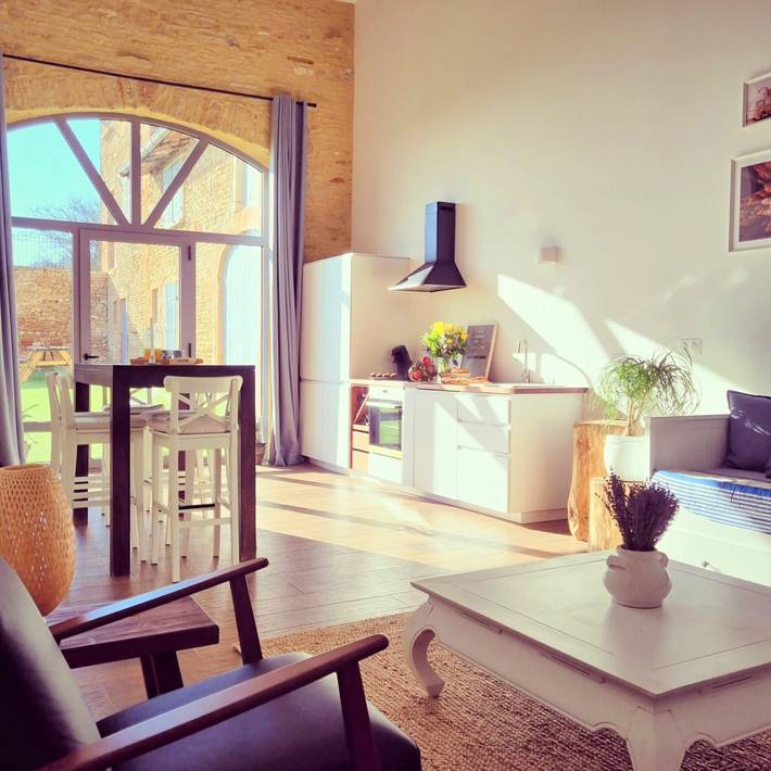 Gîte pour 6 personnes, avec jardin dans Rhône - 4