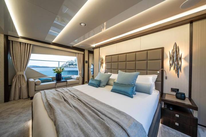 Boat for 12 people, with Hot tub and Terrace as well as View in Portals Nous