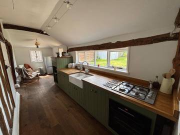 Vacation Rental for 7 Guests in Bulmer, Essex, Picture 4