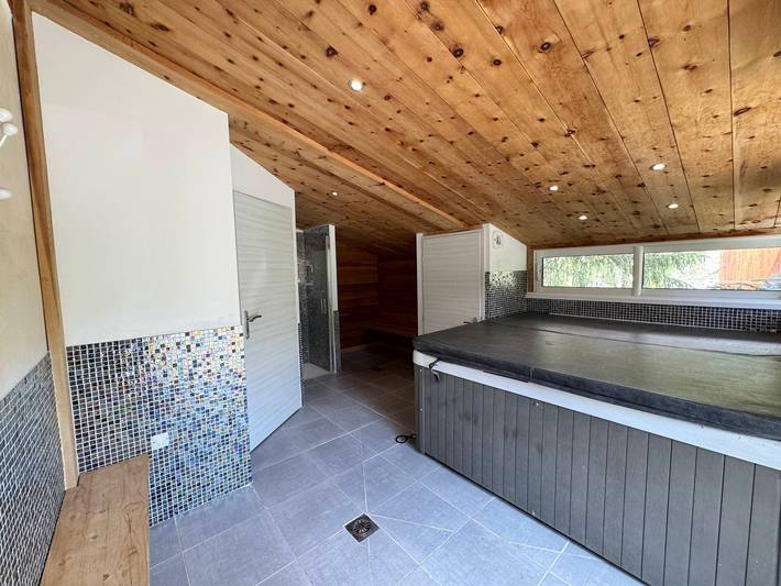 Appartement entier, Chalet à Vars - 6 pers, 3 chambres avec jacuzzi ** in Vars, Région de Briançon