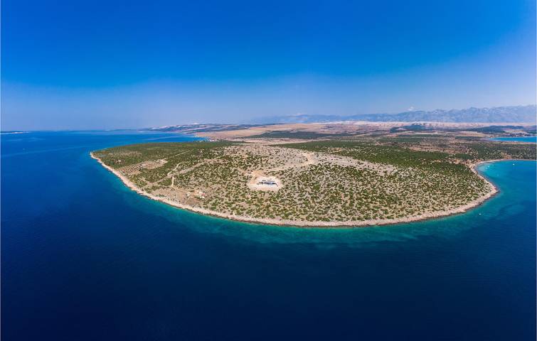 Encantador apartamento de 2 dormitorios con piscina y terraza, a 200 m de la costa in Pag Ciudad, Pag