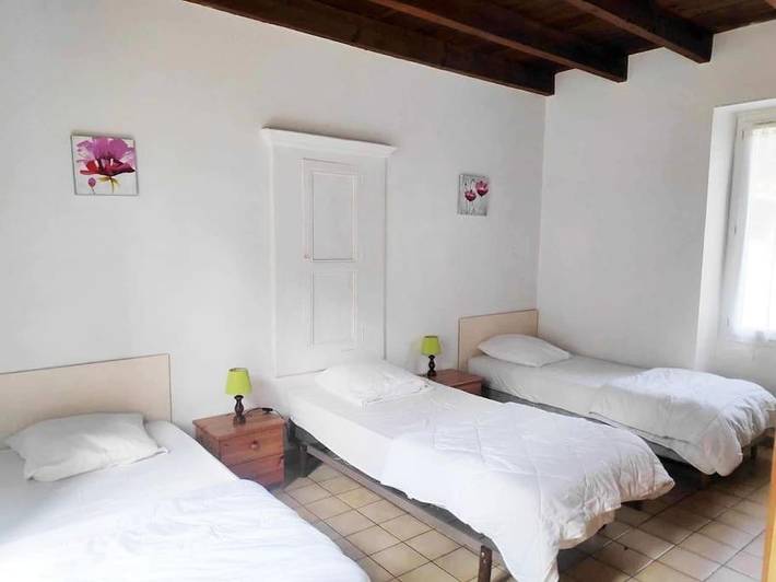 Location de vacances pour 6 personnes, avec terrasse ainsi que jardin et piscine, animaux acceptés à Castillonnès - 3