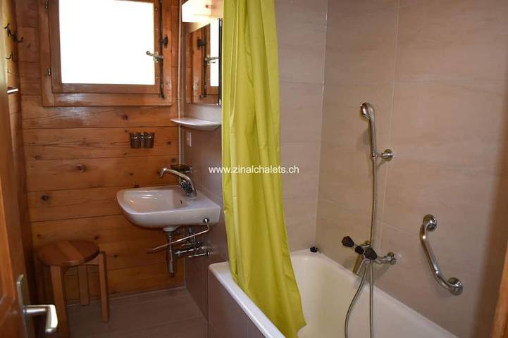Einzelchalet in Zinal - 1 Schlafzimmer mit 1 Doppelbett (140x200) - 1 Schlafzimmer mit 2 Betten - 1 in Ayer (Anniviers), Anniviers