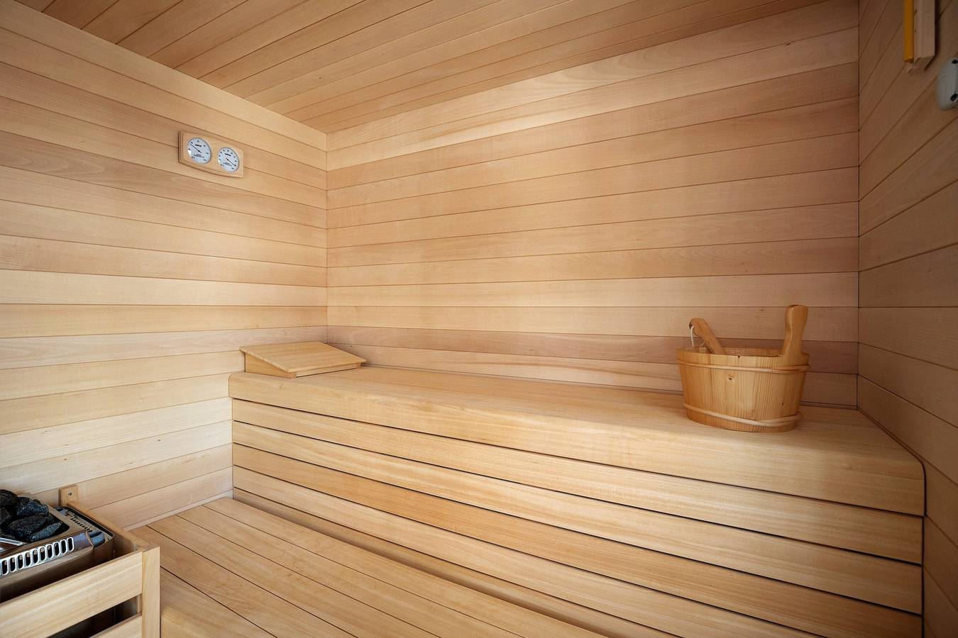 Appartamento intero, Appartamento "Villa Donne del Lago Vittoria" con vista lago e piscina condivisa in Salò, Prealpi Gardesane