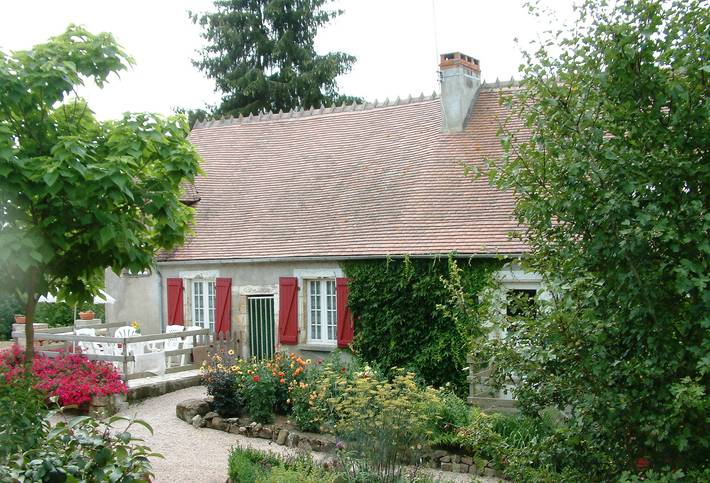 Gîte pour 8 personnes, avec piscine à Ygrande
