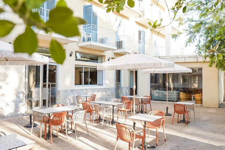 Hôtel, avec Balcon ainsi que Terrasse et Jardin
