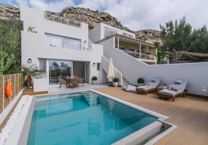 Location de vacances pour 6 personnes, avec piscine ainsi que vue et jardin dans Matala - 4