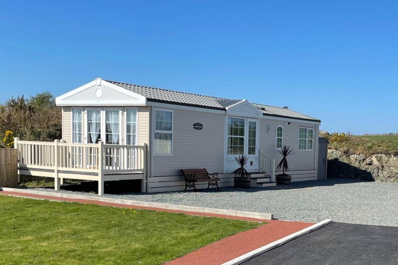 Chalet Sleeps 4 Near Cymyran Beach in Isle of Anglesey