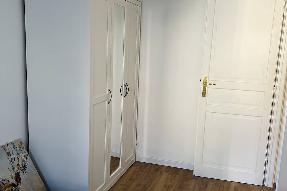 Apartamento entero, Appart Paris Sud★ calm & bright - Rer B 2 minutes in Cachan, Valle del Marne