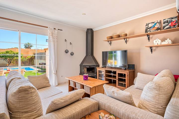 Ferienhaus Casa las Bahias mit Pool, Wlan, Klimaanlage, Terrasse und Garten; Parkplatz vorhanden in Badia Gran, Llucmajor