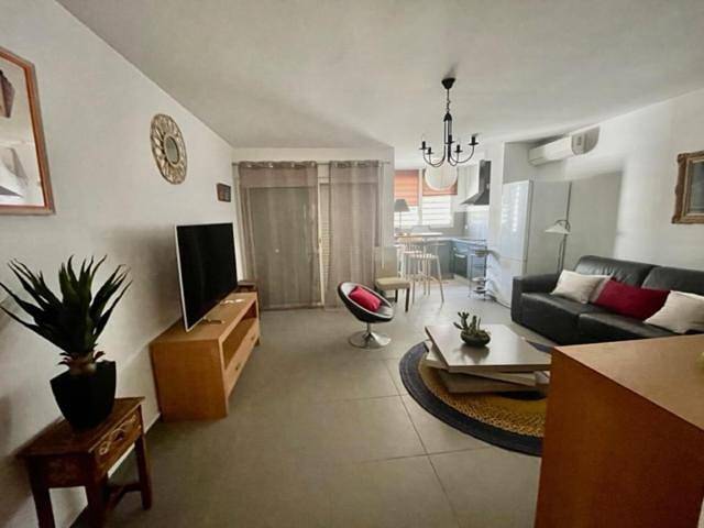 Gîte pour 3 personnes, avec terrasse et vue dans Plage de Trou d'eau - 2