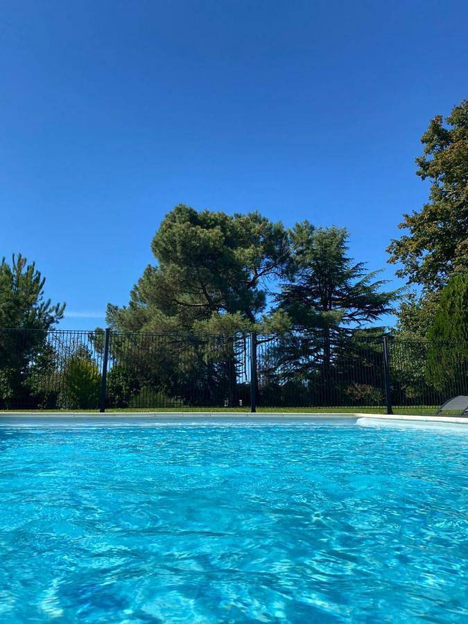 Chambre d’hôte pour 4 personnes, avec piscine et jardin ainsi que sauna et jacuzzi à Vertheuil - 3