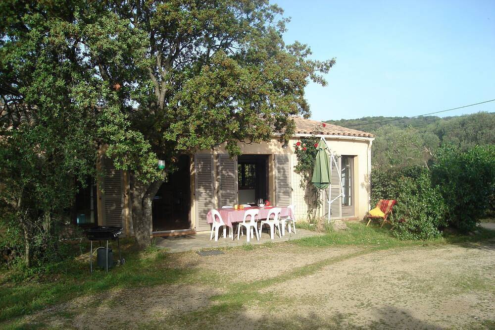 Freistehendes Haus auf dem Land 9 km vom Meer entfernt in Speloncato, Calvi und Umgebung