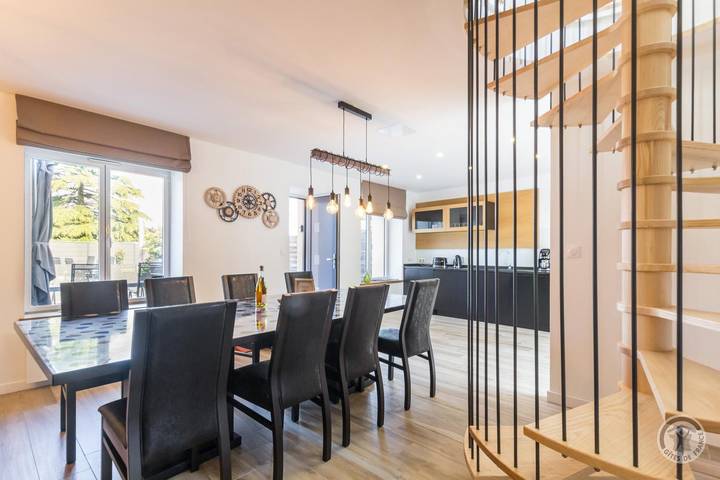 Gîte pour 4 personnes, avec terrasse et jardin à Vains - 2