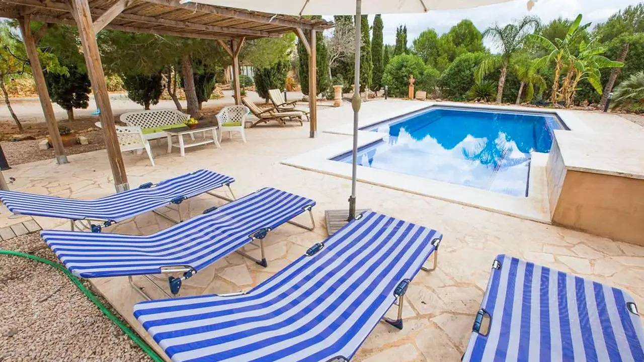 Villa for 7 people with pool in Porreres, South Majorca