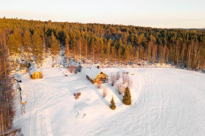 Chalet pour 6 personnes, avec vue ainsi que terrasse et sauna à Rovaniemi