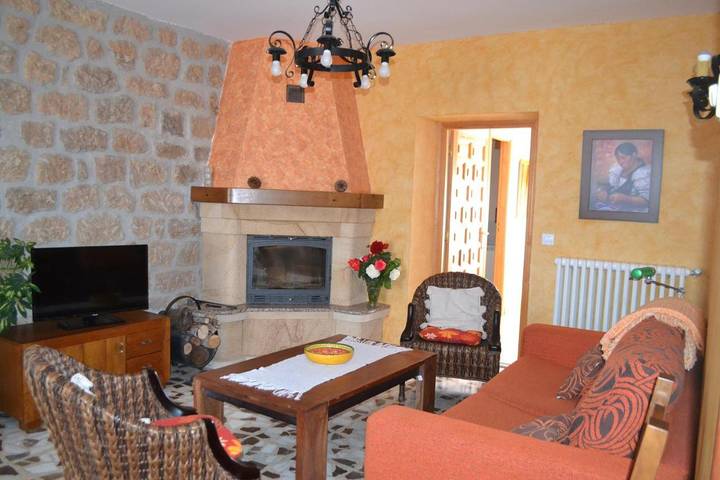 Casa rural para 10 personas, con vistas y balcón, Familias con niños en Sierra de la Demanda - 4